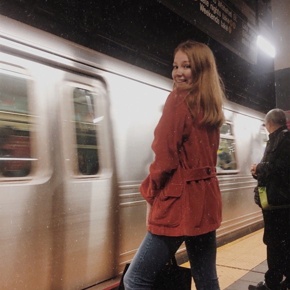 Meet your Posher, Julia - Picture 1 of 1